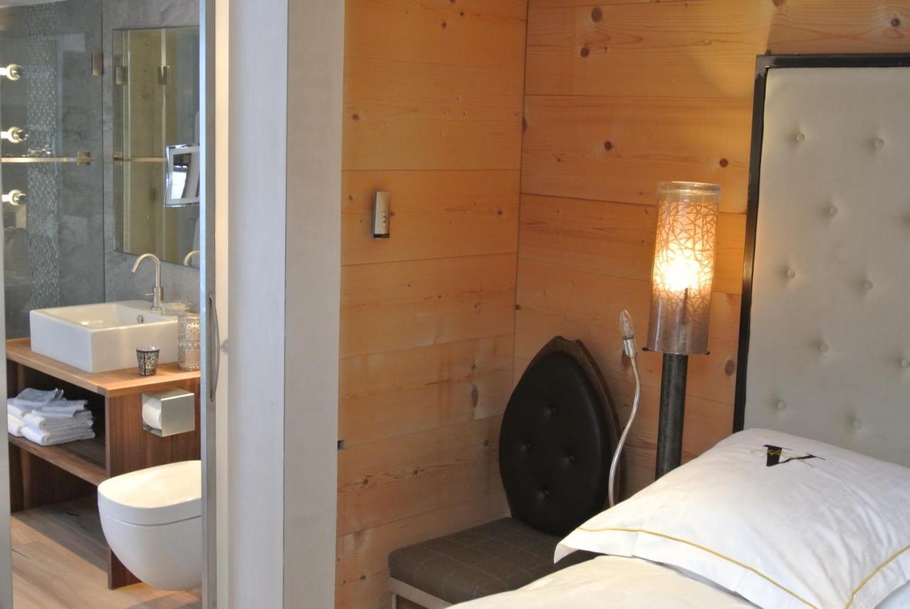 Backstage Hotel Chalet Rooms เซอร์แมท ภายนอก รูปภาพ